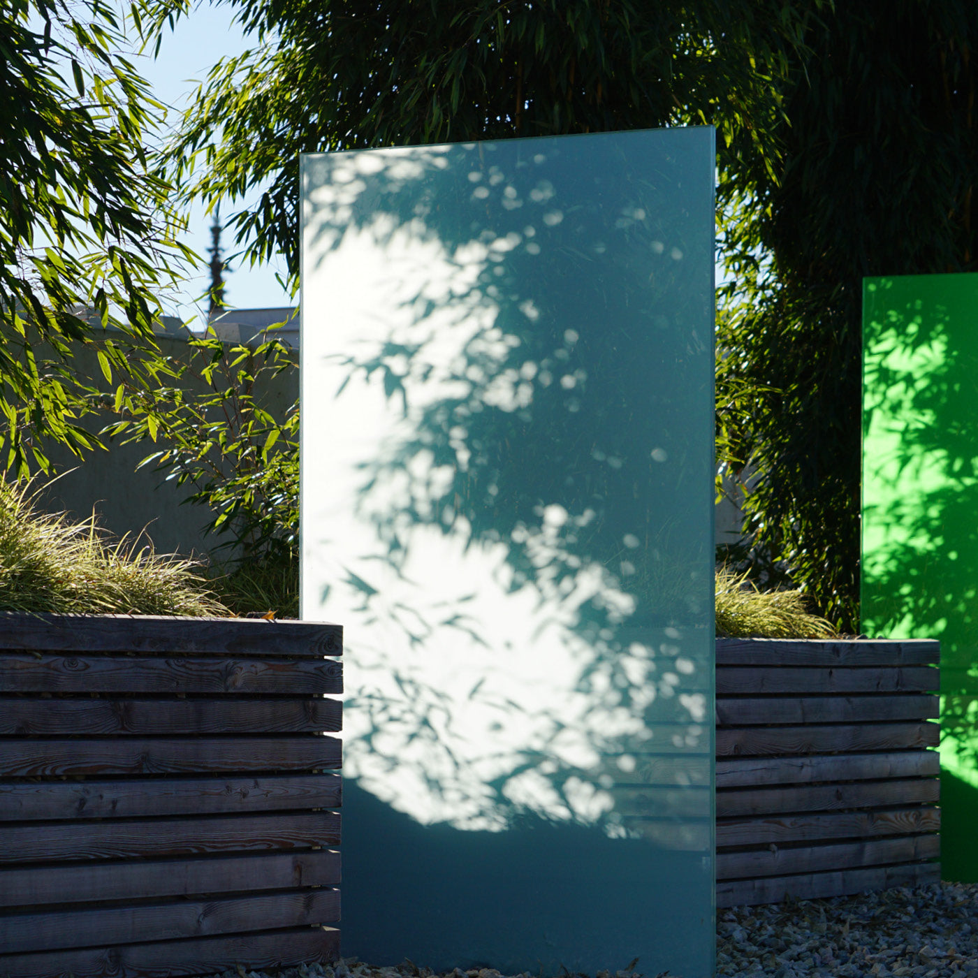 Blaues und grünes Glas design Element mit Licht- und Schattenspiel